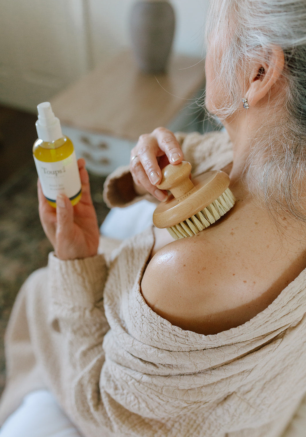 Different Types of Oils for the Body: Restore Balance to Your Skin Barrier with Serum, Body Oil, and Oil Cleanser